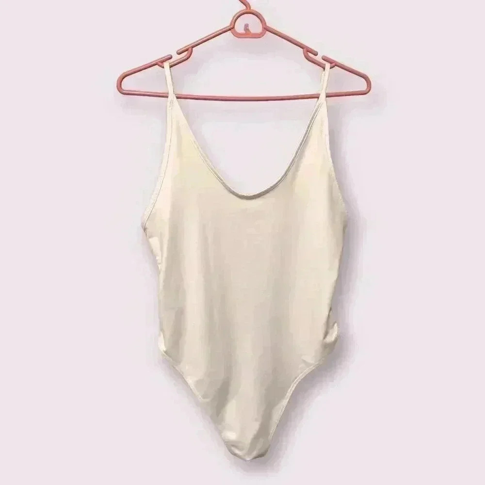 NWOT Shein Plunging Scoop Neckline Sleeveless Stretchy Casual White Bodysuit - Picture 7 of 10